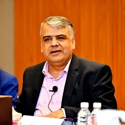 Dr. Monit Kapoor